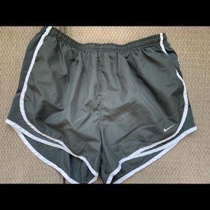 Nike Dri-Fit Tempo Shorts - M